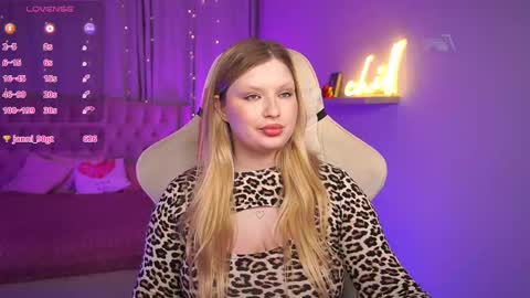 Snapshot of annamei_misa chatting on March 4, 2025, 12:12 pm Misa online show from March 4, 2025, 12:12 pm