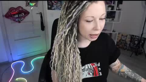 Snapshot of annanebula chatting on April 15, 2026, 8:20 pm Anna online show from April 15, 2026, 8:20 pm