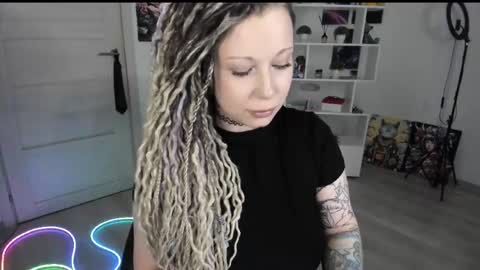 Snapshot of annanebula chatting on April 28, 2026, 6:13 pm Anna online show from April 28, 2026, 6:13 pm