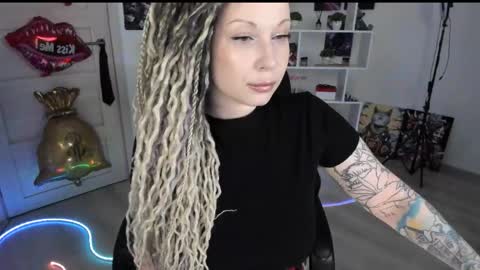 Snapshot of annanebula chatting on May 1, 2026, 6:45 pm Anna online show from May 1, 2026, 6:45 pm