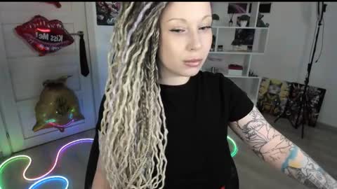 Snapshot of annanebula chatting on May 3, 2026, 7:09 pm Anna online show from May 3, 2026, 7:09 pm