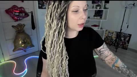 Snapshot of annanebula chatting on May 17, 2026, 3:19 pm Anna online show from May 17, 2026, 3:19 pm