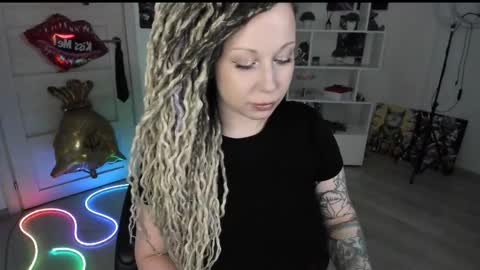 Snapshot of annanebula chatting on May 26, 2026, 6:59 pm Anna online show from May 26, 2026, 6:59 pm