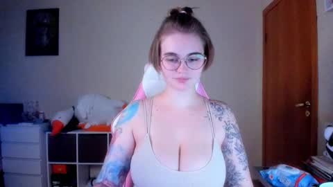 AnnaRoading online show from February 14, 2025, 9:10 pm