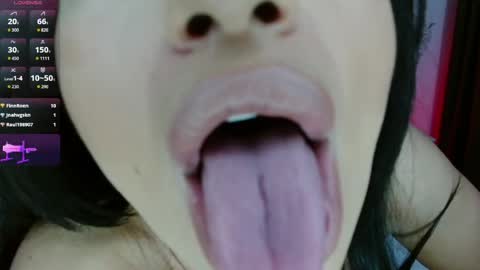 Snapshot of annaros_ chatting on May 15, 2026, 6:04 pm AnnaRos online show from May 15, 2026, 6:04 pm