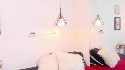 Anna Rosse online show from April 13, 2026, 12:32 pm