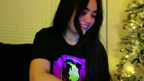 Snapshot of annatigarr chatting on November 28, 2025, 3:53 am meow online show from November 28, 2025, 3:53 am