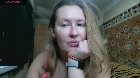 AnnaXLovers online show from October 27, 2025, 10:19 am