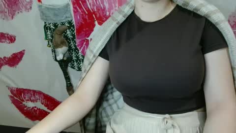 Bella online show from November 11, 2025, 6:08 pm