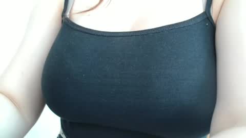 Snapshot of annbelll chatting on May 20, 2026, 10:10 am Bella online show from May 20, 2026, 10:10 am
