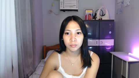 Snapshot of anne_chanelx chatting on May 6, 2026, 6:52 am anne_chanelx online show from May 6, 2026, 6:52 am