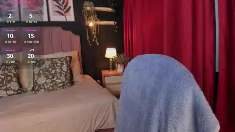 anne_cherrydh online show from December 17, 2025, 2:39 am