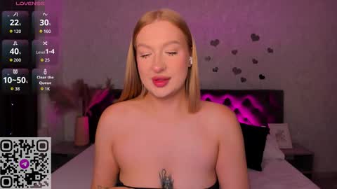 Snapshot of anne_leee chatting on October 1, 2025, 12:38 am Emma online show from October 1, 2025, 12:38 am