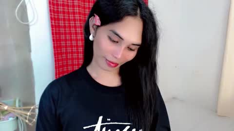 Snapshot of anne_levine chatting on November 18, 2025, 9:41 pm SWEET ANNE online show from November 18, 2025, 9:41 pm