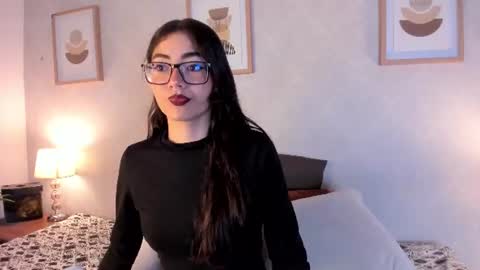 Snapshot of anne_noire chatting on June 25, 2026, 4:12 am Annie online show from June 25, 2026, 4:12 am