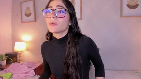 Snapshot of anne_noire chatting on June 27, 2026, 3:55 am Annie online show from June 27, 2026, 3:55 am