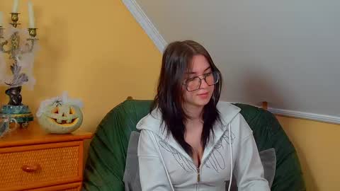 Anne online show from October 31, 2025, 6:47 am