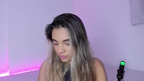 Anne online show from October 22, 2025, 2:01 am