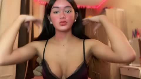 Snapshot of annedee_ chatting on December 8, 2024, 2:30 pm Kim online show from December 8, 2024, 2:30 pm