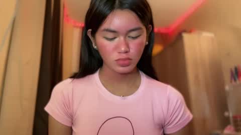 Snapshot of annedee_ chatting on December 8, 2024, 11:51 pm Kim online show from December 8, 2024, 11:51 pm