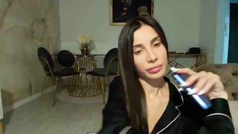 Snapshot of annehotxxx chatting on April 7, 2026, 8:09 pm AnneHotxxx online show from April 7, 2026, 8:09 pm