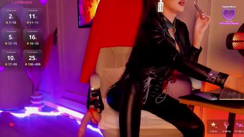 Annes online show from November 25, 2025, 9:15 pm