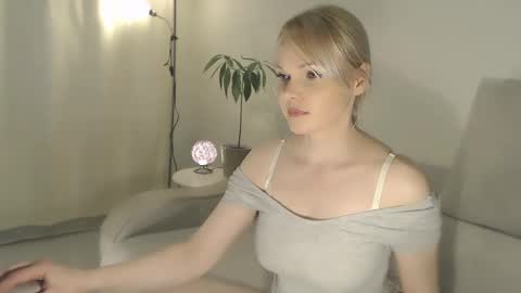 Snapshot of annett chatting on February 9, 2025, 10:00 pm Annett online show from February 9, 2025, 10:00 pm