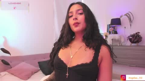 Snapshot of anngel_1 chatting on May 21, 2026, 4:25 pm Angel online show from May 21, 2026, 4:25 pm