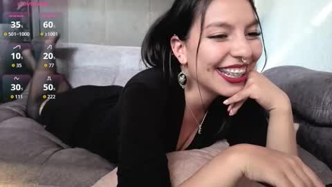 Anni online show from December 15, 2025, 9:08 pm