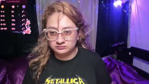 Snapshot of annie_bigboobs_ chatting on February 16, 2025, 9:05 pm Ana Bolena independent model online show from February 16, 2025, 9:05 pm