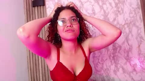 annie_chers online show from November 18, 2025, 4:17 am