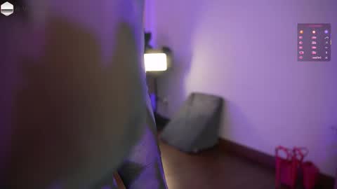 Annie online show from March 29, 2026, 7:58 pm