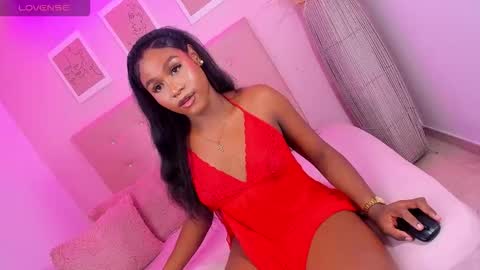 annie_dolce_ online show from November 19, 2025, 11:38 pm