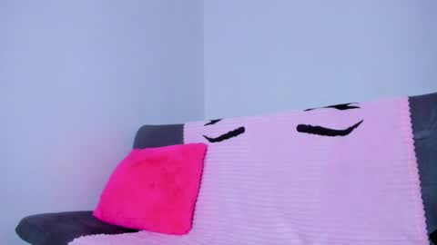 annie_rosse1017 online show from January 13, 2026, 2:39 am