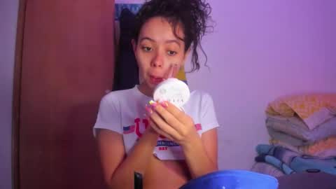 annie_rosse1017 online show from February 28, 2026, 1:23 pm