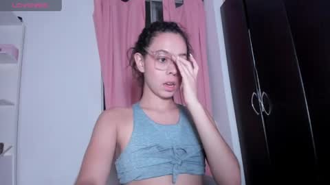 Snapshot of annie_rosse1017 chatting on May 22, 2026, 3:02 am annie_rosse1017 online show from May 22, 2026, 3:02 am