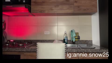 JEANNE no olvides seguirme dont forget follow me  uu online show from February 7, 2025, 5:41 am