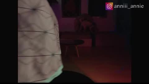 JEANNE no olvides seguirme dont forget follow me  uu online show from November 11, 2025, 5:07 am