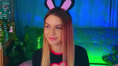 Snapshot of annie_swanson chatting on February 12, 2026, 8:37 pm annie online show from February 12, 2026, 8:37 pm