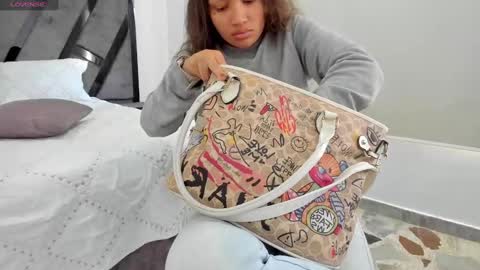 Annie and Stefan online show from December 3, 2024, 12:38 pm