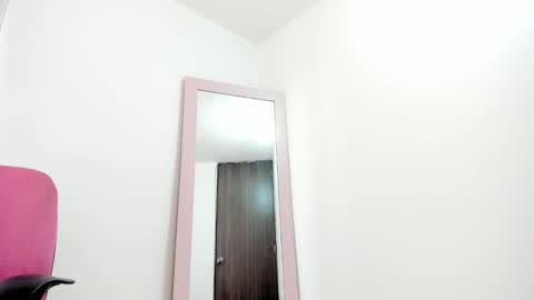 Annie  online show from November 29, 2025, 1:36 pm