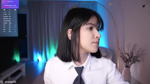 anniehillofficial_ online show from March 11, 2025, 9:59 pm