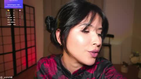 anniehillofficial_ online show from April 26, 2026, 7:22 pm