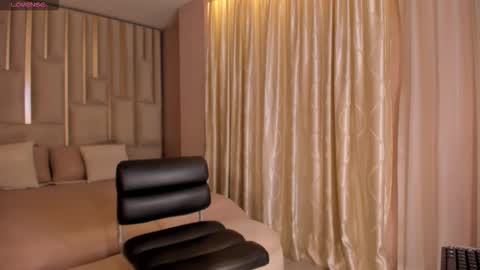 Annie Monroe online show from October 31, 2025, 11:55 am