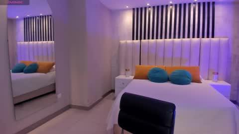 Annie Monroe online show from February 1, 2026, 11:53 am