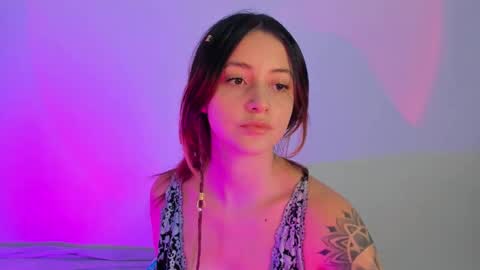 Annie online show from November 25, 2025, 2:11 am