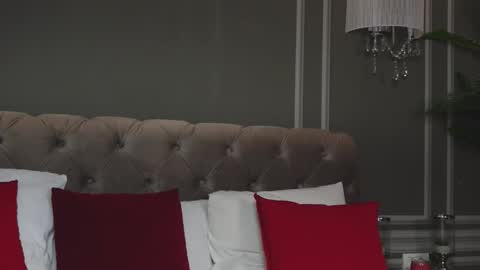 AnnieStyles online show from November 14, 2025, 5:39 am