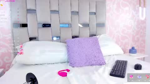Snapshot of annievanegas chatting on July 1, 2026, 4:58 am ANNIE online show from July 1, 2026, 4:58 am