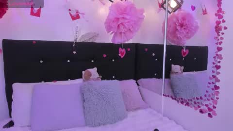 Annie Evans  online show from March 2, 2026, 4:03 pm