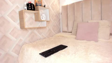 Annie Queen online show from May 20, 2026, 3:56 am